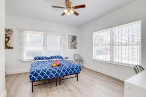 2 B/R- Heart of South Beach, Near Ocean Dr & Beach